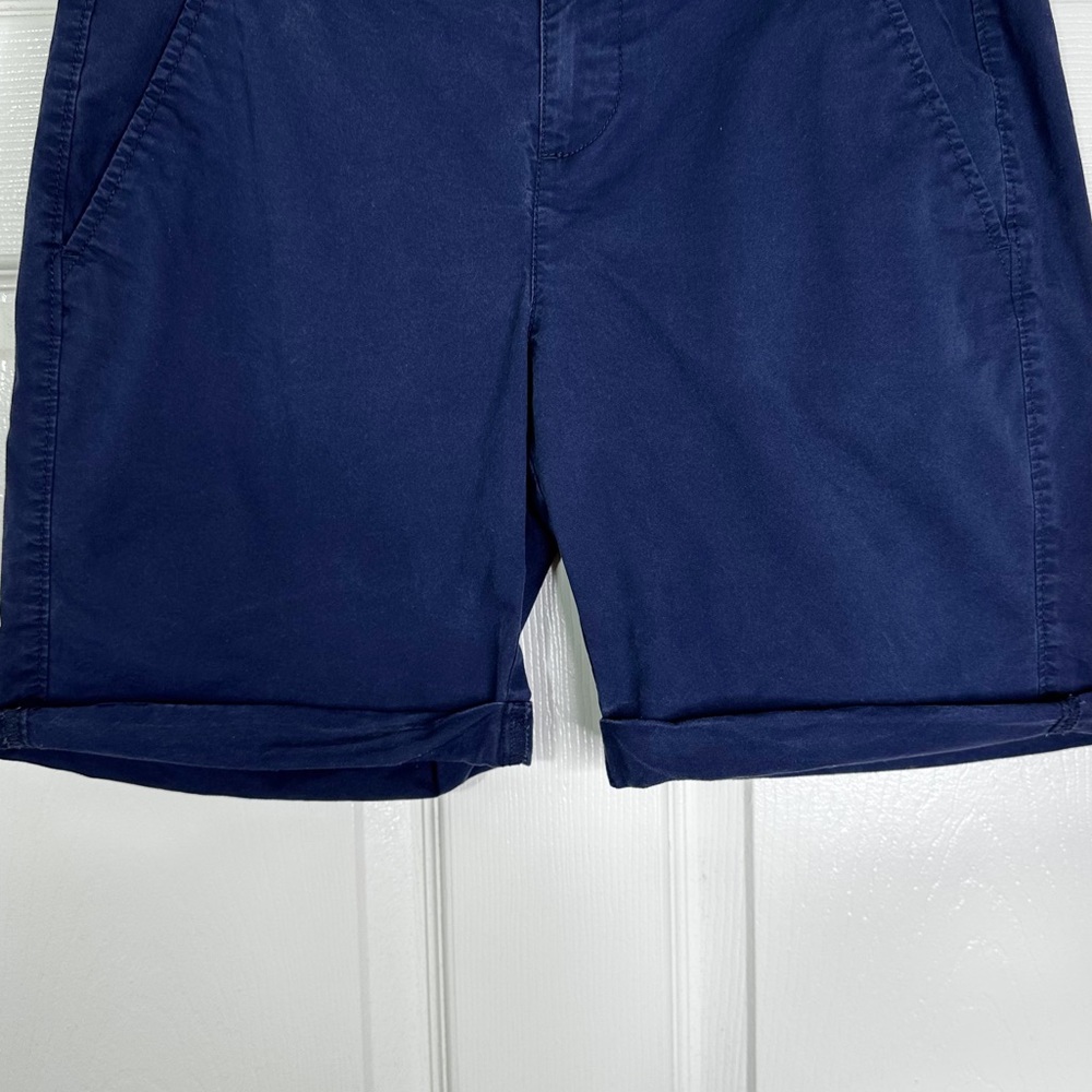 Old Navy Cuffed Bermuda Shorts 7” in Navy Women’s Sz 2 - Picture 4 of 9